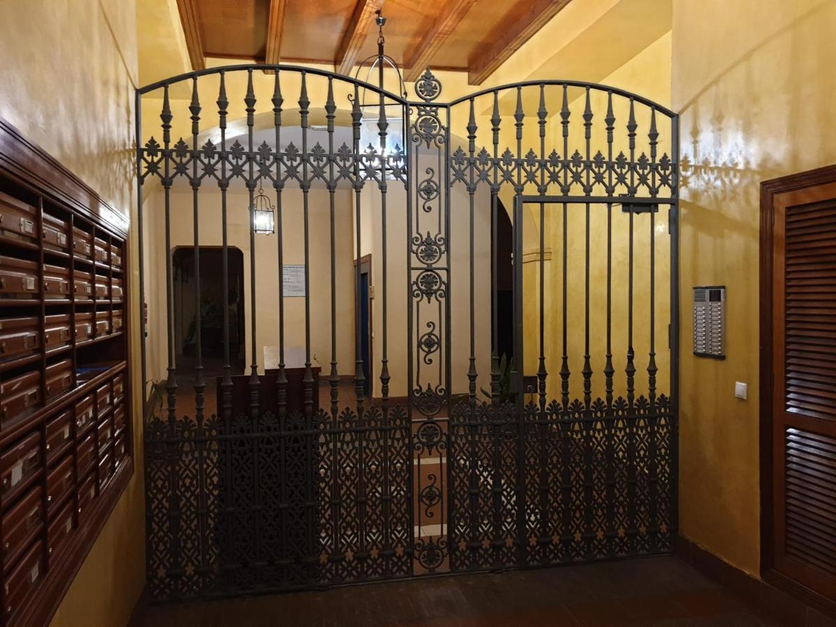 Santa Ana - Palacio Del Infantado 塞维利亚 外观 照片